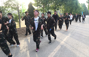 年輕沒(méi)有失敗，只要亮出風(fēng)采！